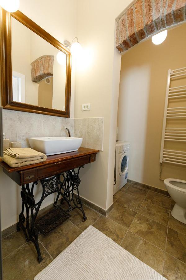 Stylish Flat In The Heart Of Historical Center Leilighet Timişoara Eksteriør bilde